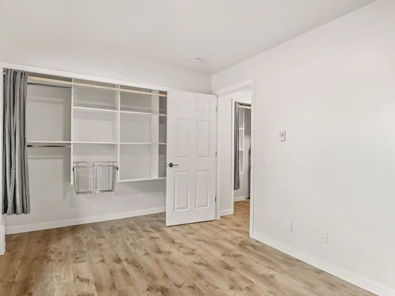 1207 E Wilson St — Photo 7