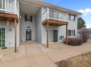 340 Sunset Rd APT 3, Columbus, WI 53925
