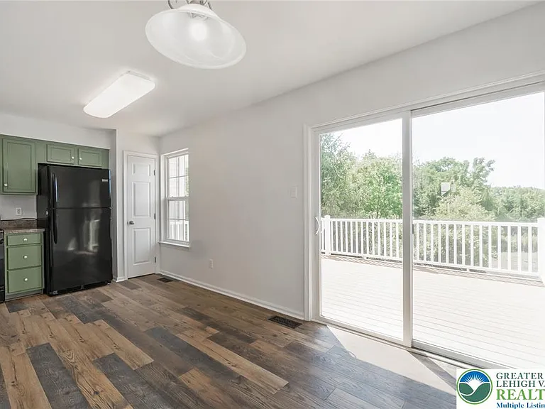 1096 Sparrow Way — Photo 25