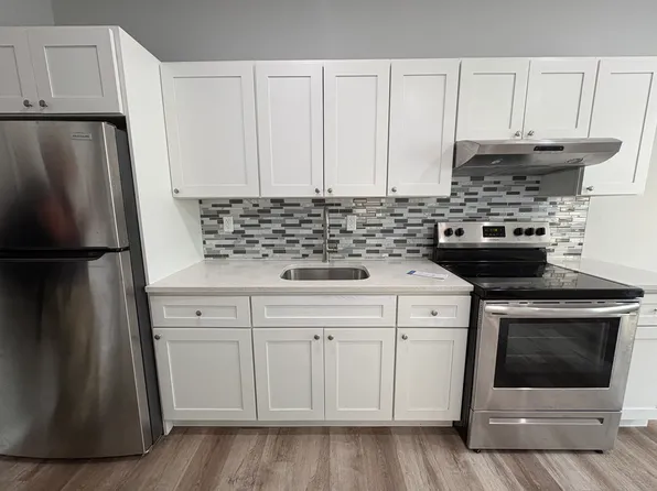 65 Auburn St, Paterson, NJ
