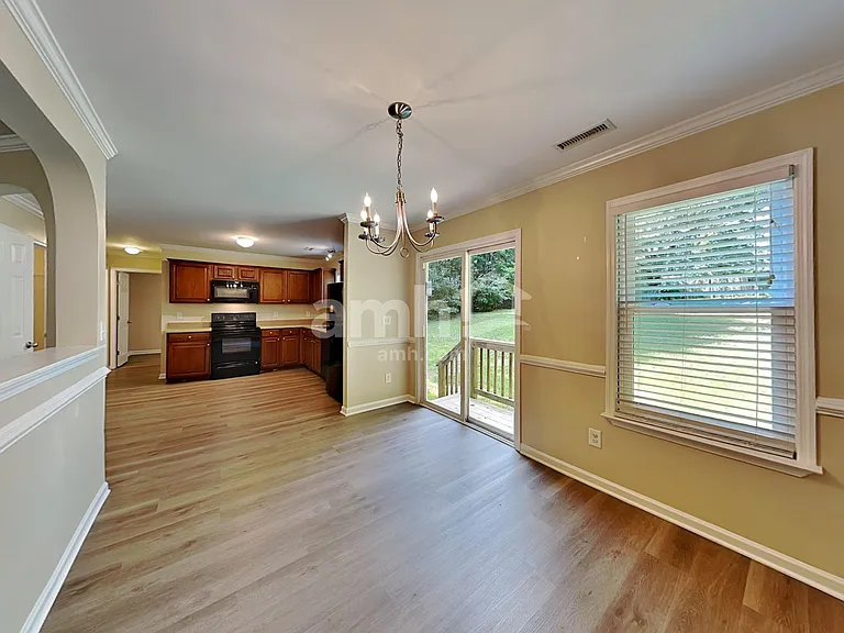 111 Chadford Pl — Photo 5