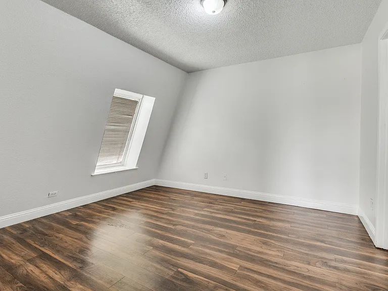 809 E Pioneer Dr — Photo 8