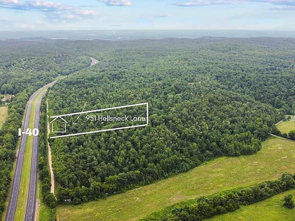 3rd image of 951 Hellsneck Ln