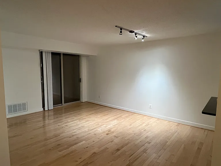 7500 Woodmont Ave #314 — Photo 6