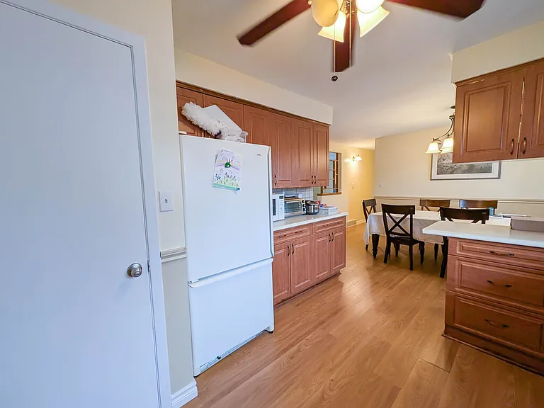 127 Westwood Cres #1 — Photo 11