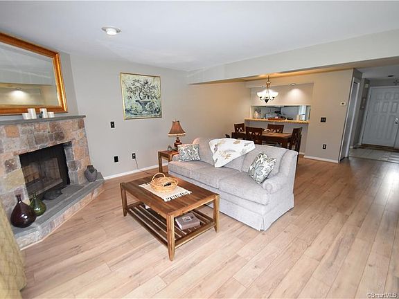 3rd image of 43 Greenview Dr #43