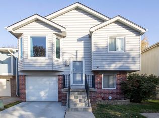 6107 S 77th St, Omaha, NE 68127
