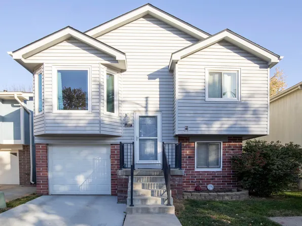 6107 S 77th St, Omaha, NE 68127