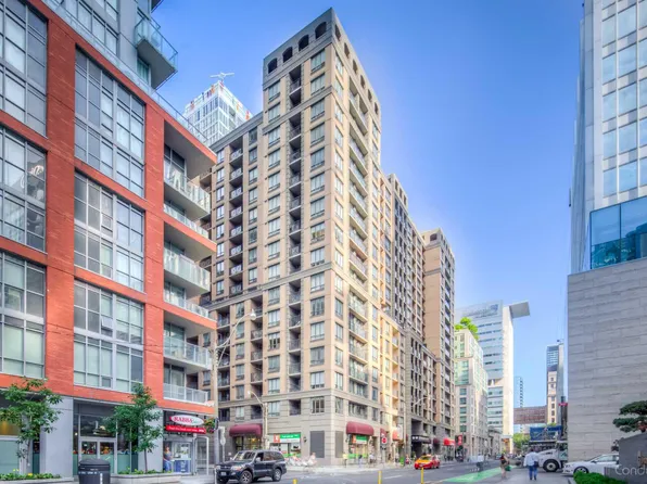 140 Simcoe St, Toronto, ON M5H 4E9