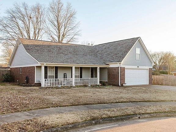 3rd image of 6913 Tiffany Oaks Cv