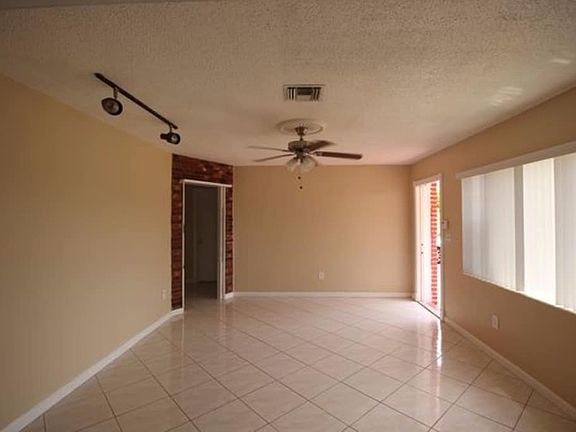 3rd image of 1215 NW 191st St