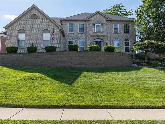 2nd image of 324 Forest Edge Dr