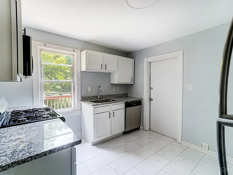5128 Blaesi St — Photo 25