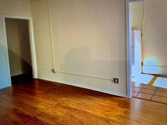 5th image of 832 S Oxford Ave #D300