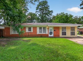 305 8th St NE, Springhill, LA 71075