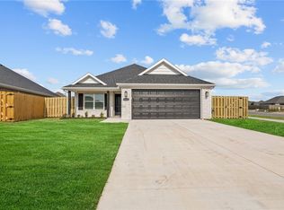 1100 Pineapple Ave, Lowell, AR 72745