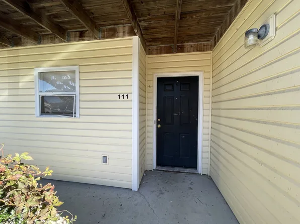 101 Hall St APT 111, Hinesville, GA 31313