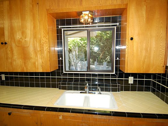 5th image of 7420 Juniper Dr