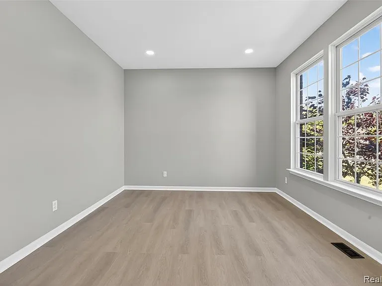 8862 Prairie St — Photo 8