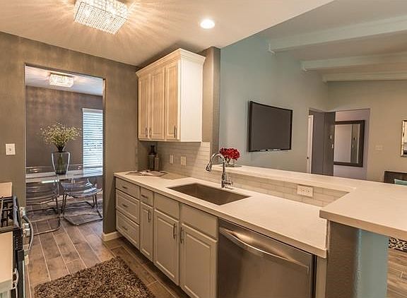 4th image of 5113 Provencial Dr
