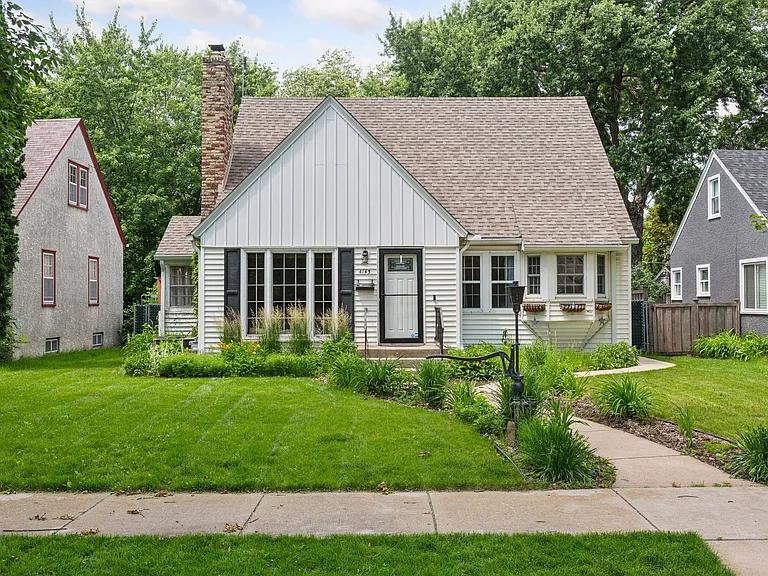 4145 Zenith Ave N — Photo 30