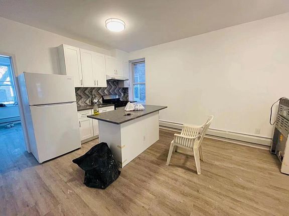 5th image of 2039 121st St Floor 1