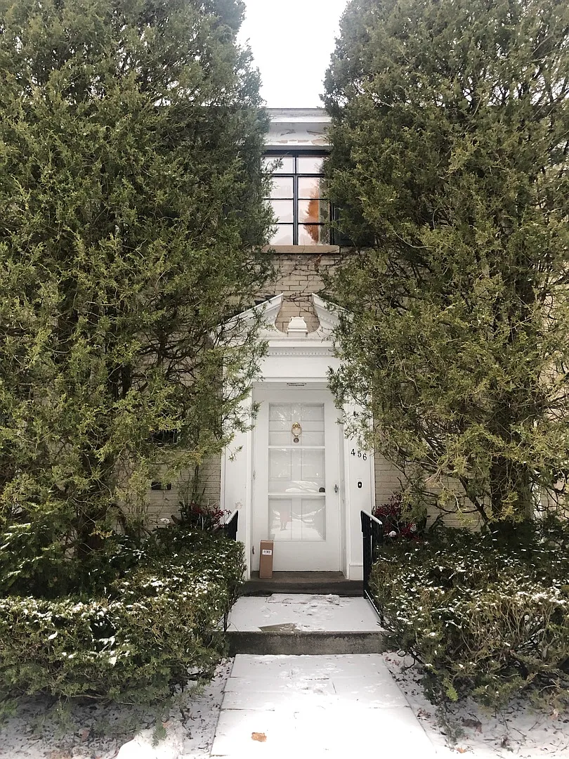 456 Sheridan Rd photo 1
