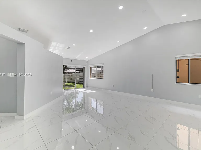 13765 SW 145th St — Photo 7