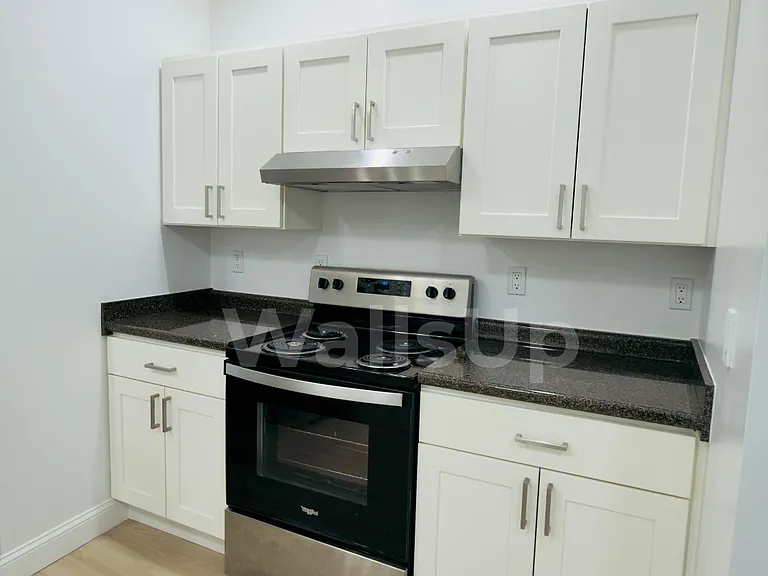 17-19 Cabot St #1 — Photo 3