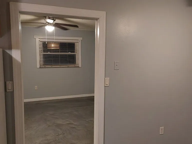 305 W Hancock St — Photo 11