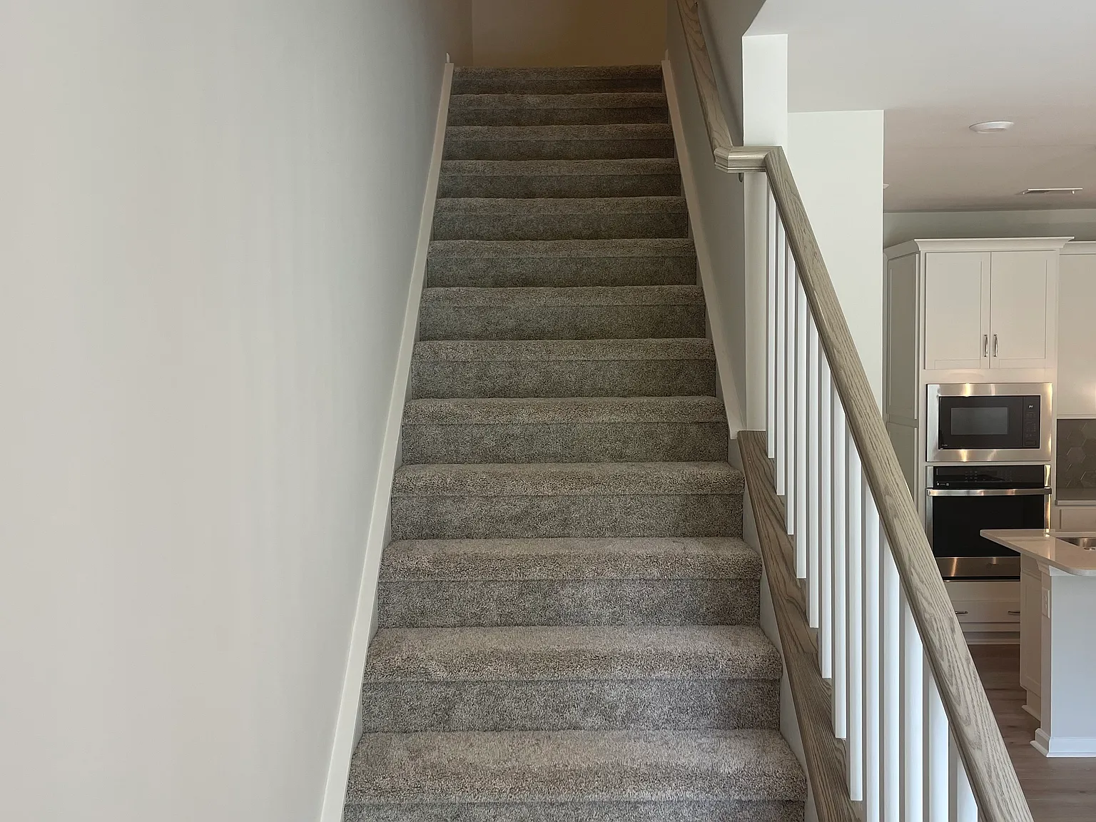 3 bed, 2.5 bath, 1720 sqft, $2,175 — Photo 3