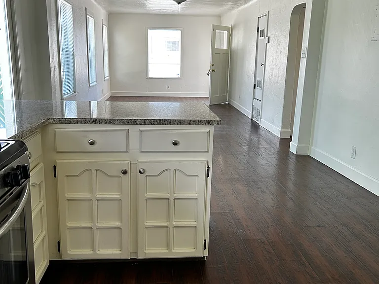 4406 La Luz Ave — Photo 37