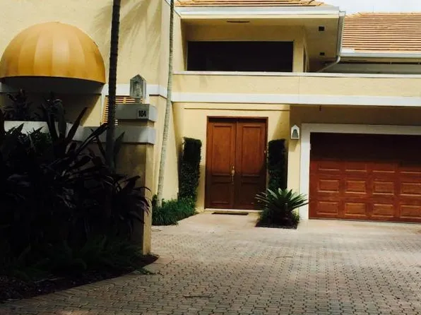 104 Waters Edge Dr, Jupiter, FL 33477