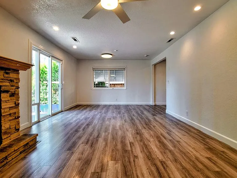 10501 Observatory Dr — Photo 8