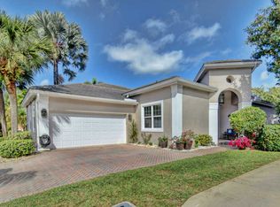 8261 Hampton Wood Dr, Boca Raton, FL 33433