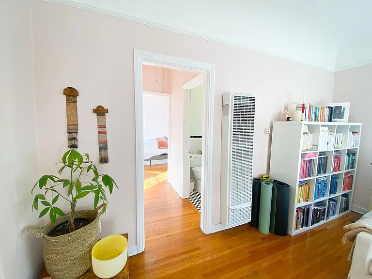 6270 Commodore Sloat Dr #204 — Photo 8