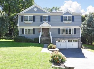 4 Meadow Brook Rd, Irvington, NY 10533