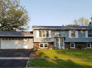 7721 Knotty Pine Ct, Woodridge, IL