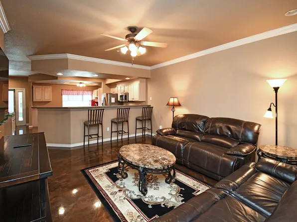 680 Emerald Pointe Dr.  Bldg. 4 #1, Hollister, MO 65672