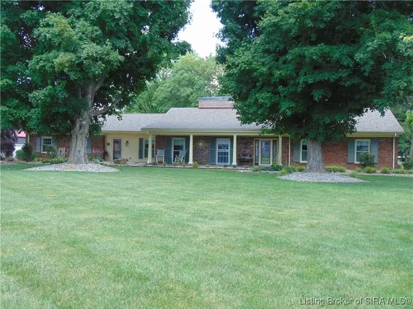121 Presbyterian Avenue, Hanover, IN 47243