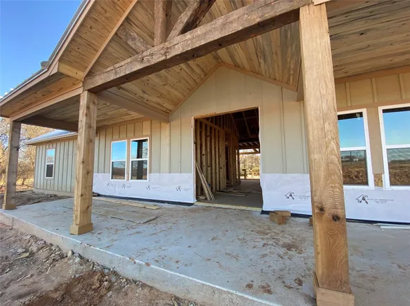 2 Akin Rd, Junction, TX 76849