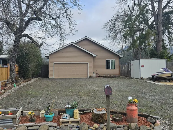 2021 Inland Way, Springfield, OR 97477