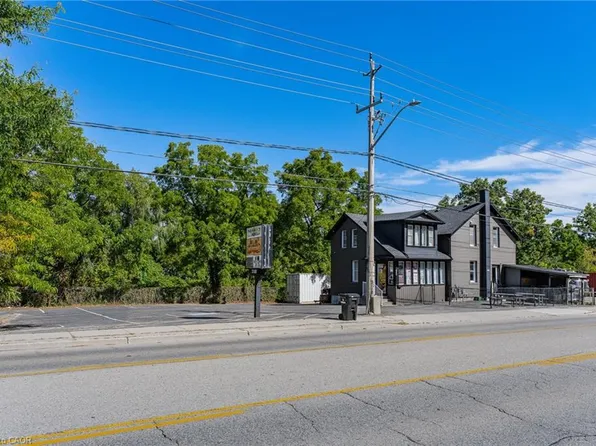 3188 King St E, Kitchener, ON N2A 1B3