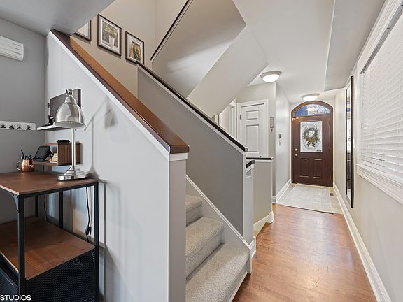 2nd image of 3334 N Clifton Ave APT 4