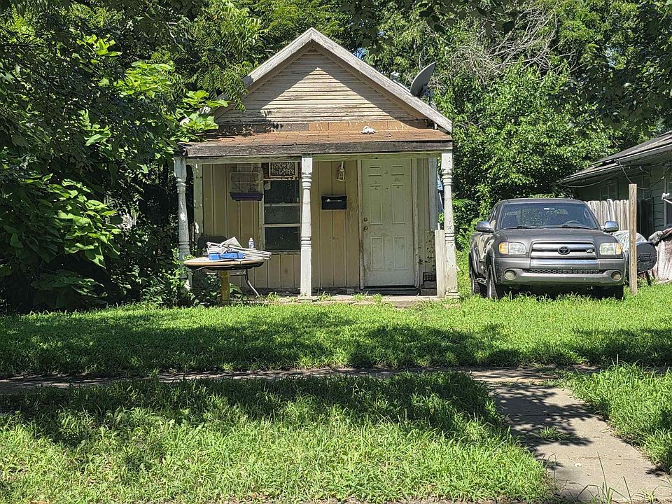 1st image of 1113 SE Locust St