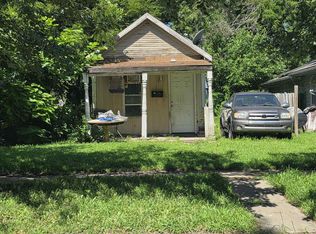 1113 SE Locust St, Topeka, KS 66607