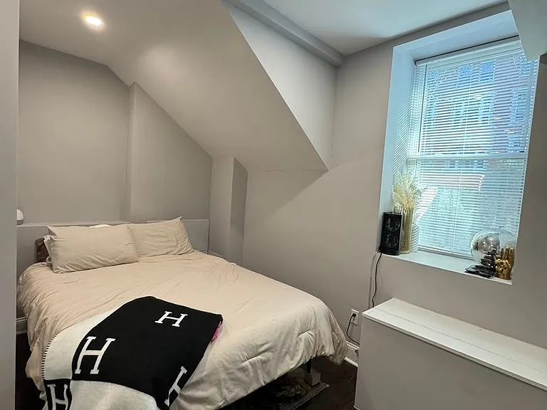 7 Strathmore Rd #A — Photo 5