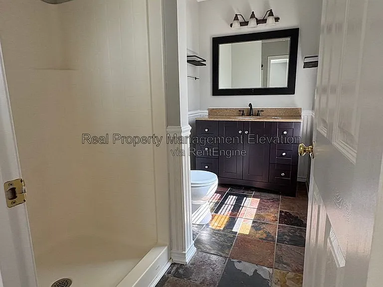 2027 Harvest Dr — Photo 12