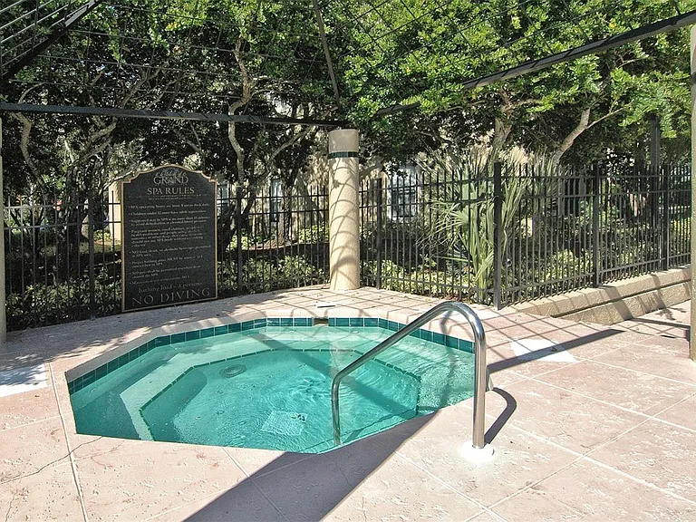 4002 Crockers Lake Blvd #27-1 — Photo 2