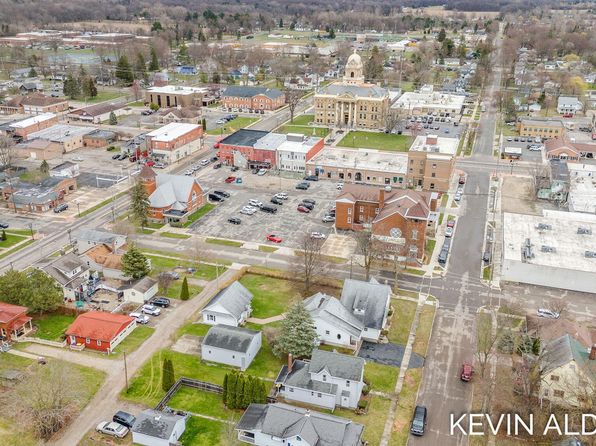 201 N Woodworth St, Corunna, MI 48817